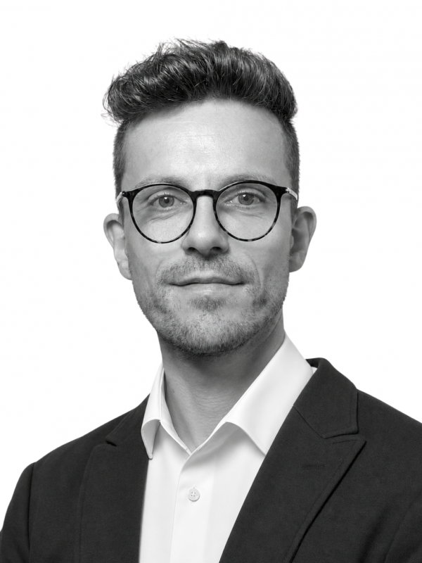 Portrait of Dr. Florian Schuster-Johnson